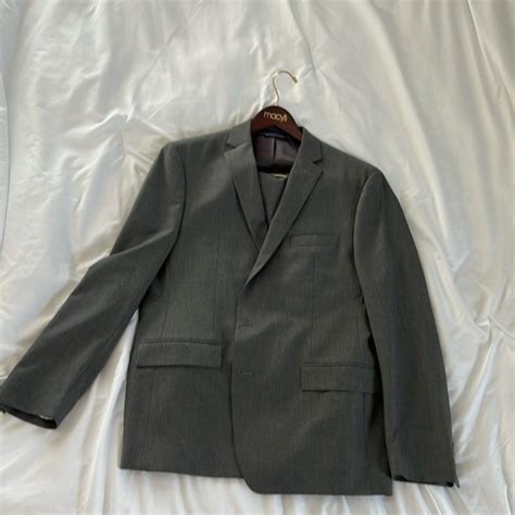 better quality suit ryan seacreast vs ralph lauren